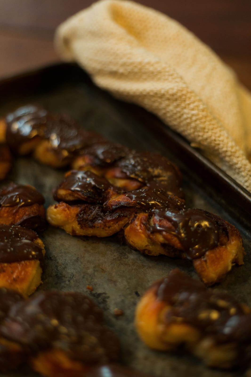 8 x Chocolate + Poppyseed Twist