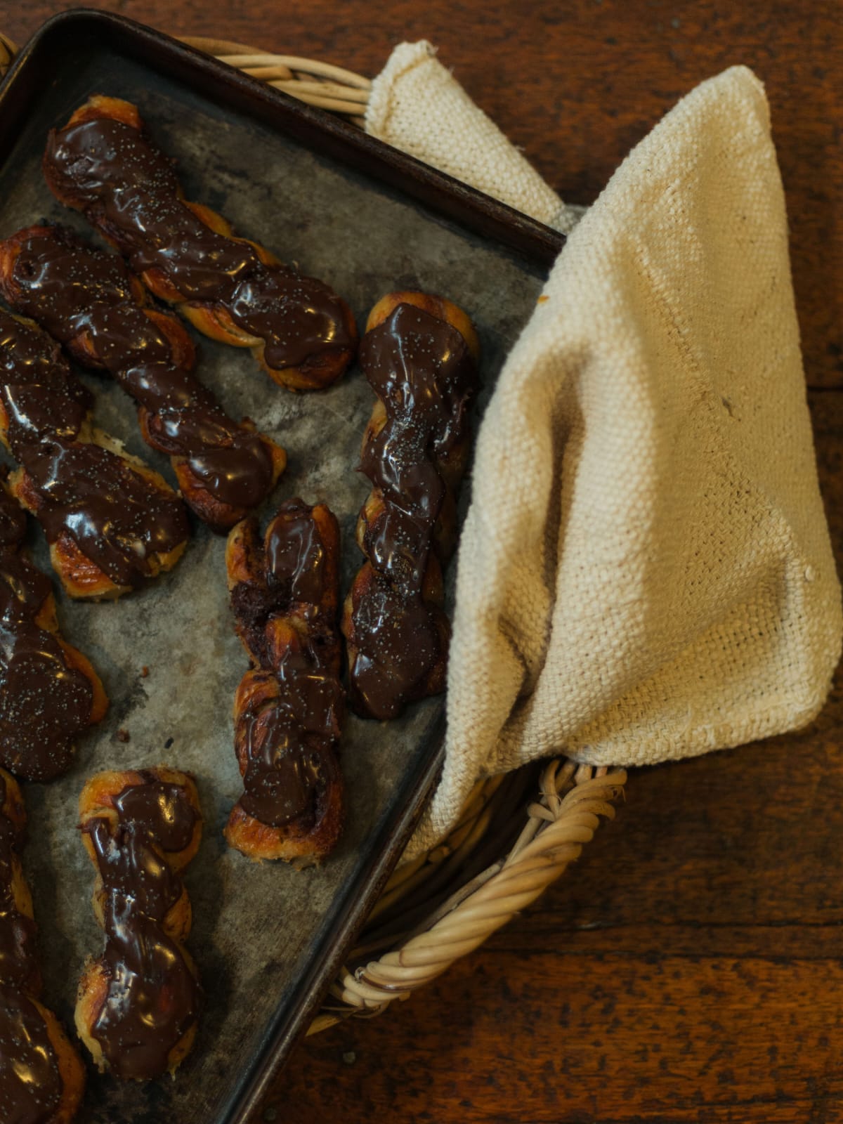 8 x Chocolate + Poppyseed Twist