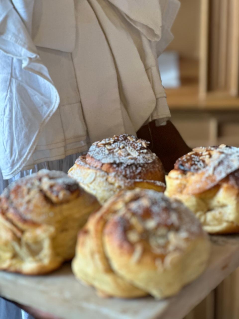 6x Almond Pastry
